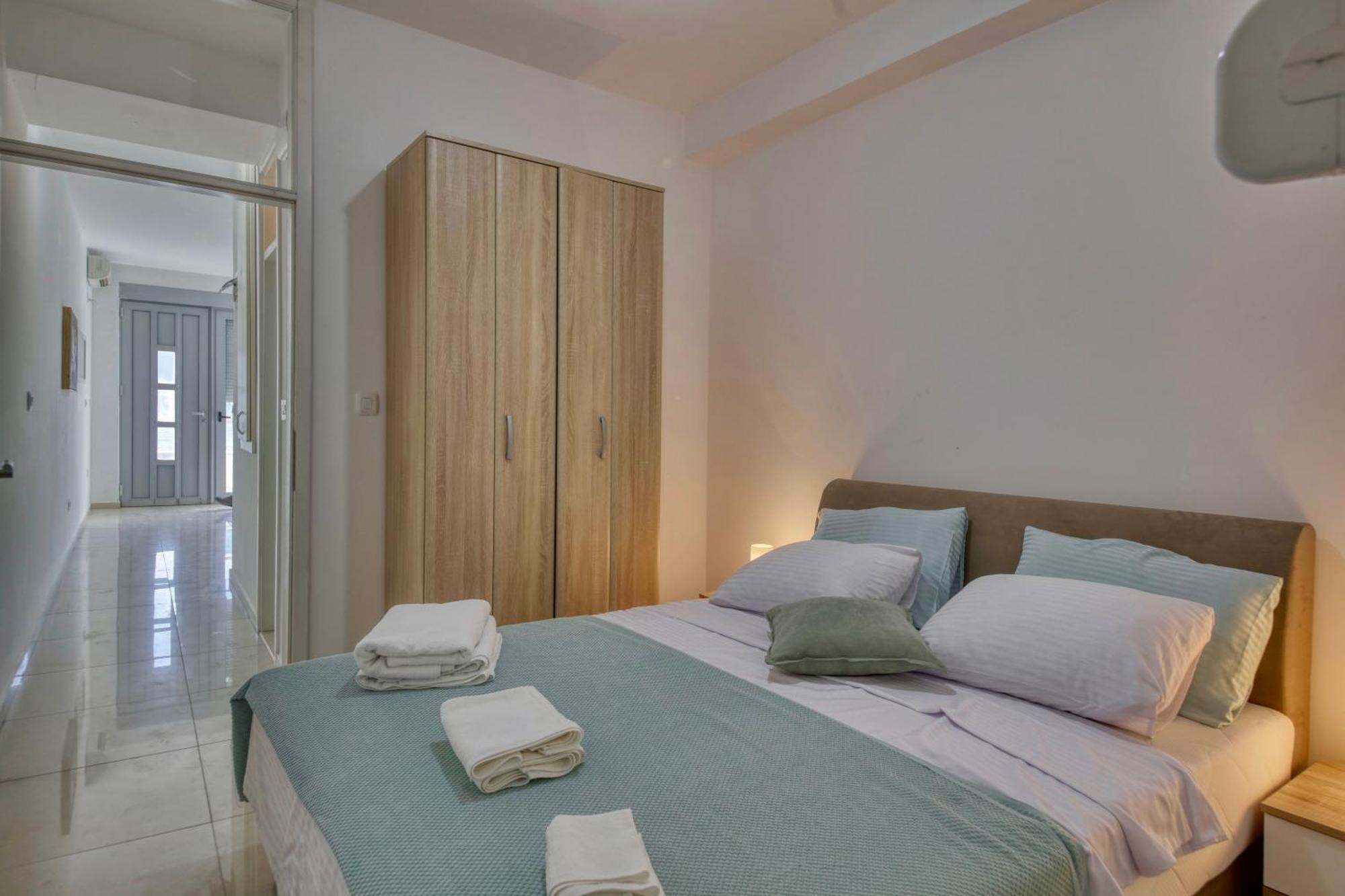 Waterfront Apartments Котор Екстер'єр фото